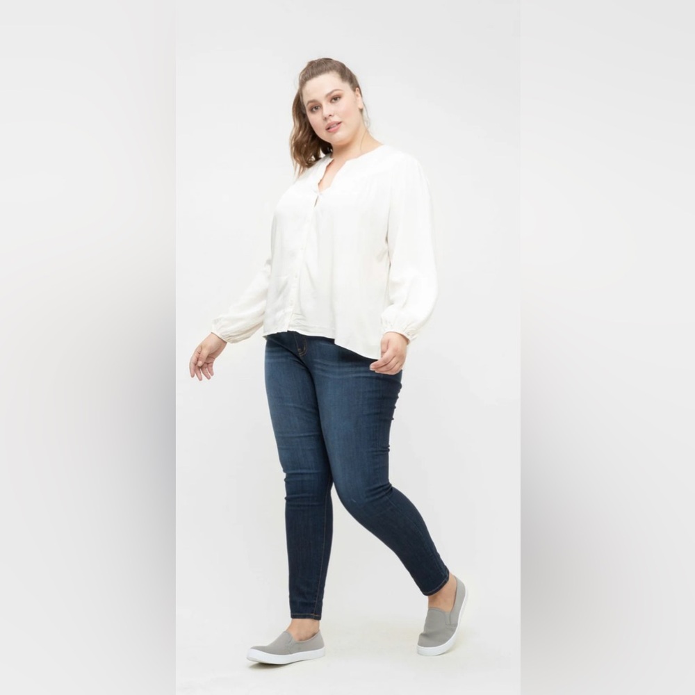 *NWT* Judy Blue non distressed skinny jeans size 15/32